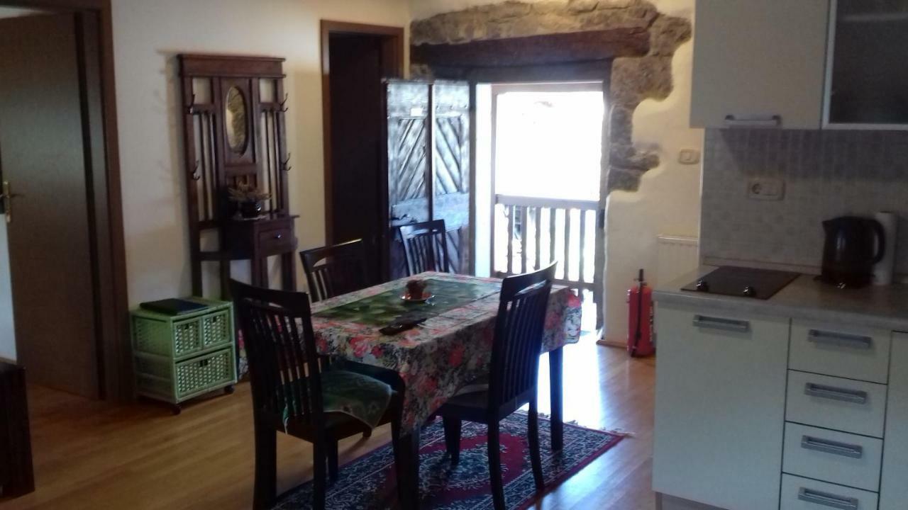 Apartmaji Pri Zivcovih Dutovlje Buitenkant foto